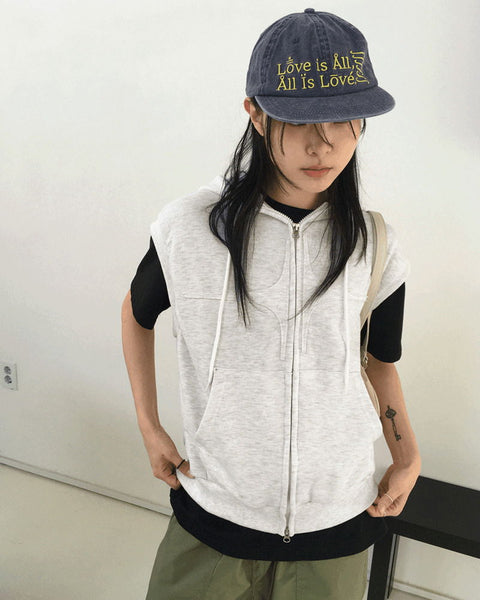 The New Byul two-way hooded vest zip-up