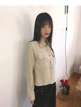 Lipe Vintage Pleated Pocket Collar Semi Cropped Long Sleeve Shirt