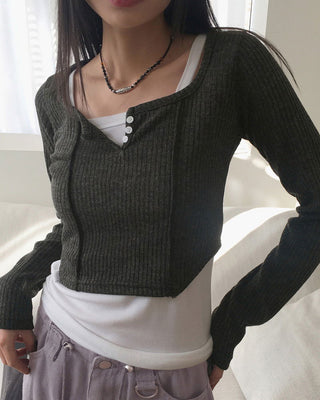 B-button Ribbed Split crop long-sleeved T-shirt