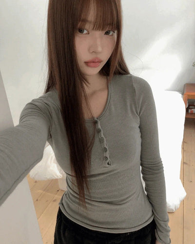 Chiri Wool V-Neck Button Long Sleeve T-Shirt