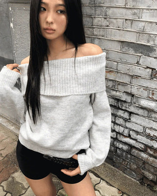 Off-shoulder Loose-fit long-sleeved knitwear