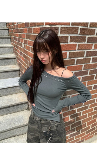 Yousi Studded Strap One-Shoulder Long Sleeve T-Shirt