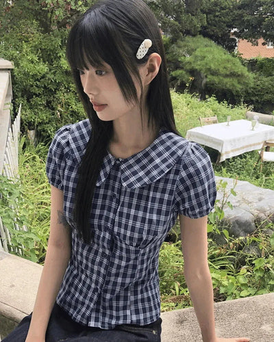 Warden round collar puff check blouse