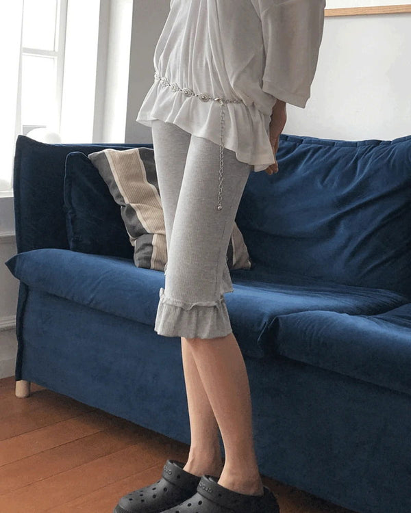 Jabel Ribbed Frill Capri Pants