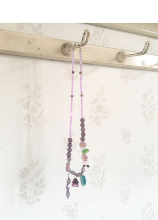 Hinning Heart Pendant Flower Bead Necklace