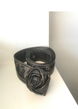 Yukia Rose Vintage Snap Leather Belt
