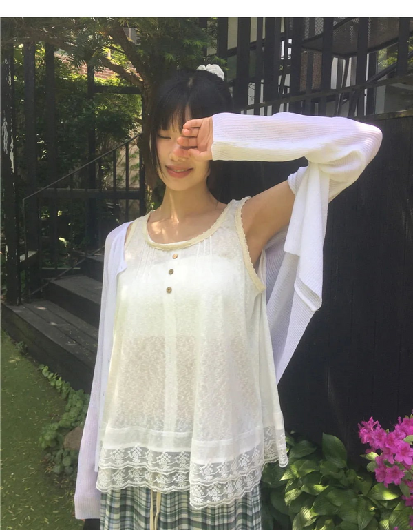 Toyou Pintuck Frill Button Lace Sleeveless