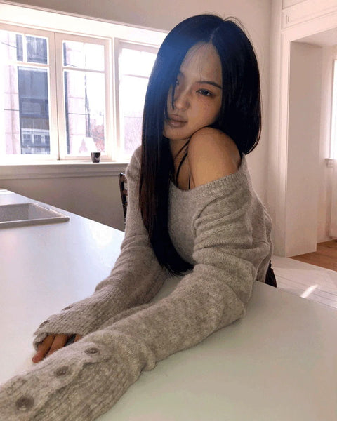 Rudan Lip Neck Button Knitwear