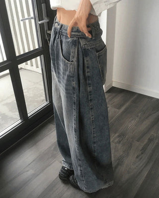 Teensy side pin tuck denim pants
