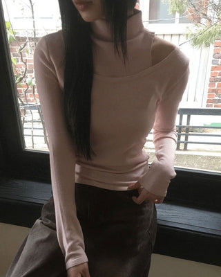 Lume Unbalanced Shoulder Team Turtleneck Knitwear