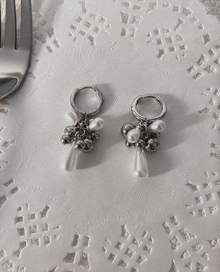 White Night Silver-white Pearl Heart Earrings