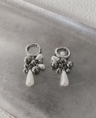 White Night Silver-white Pearl Heart Earrings