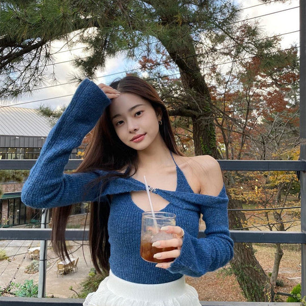 Off-shoulder Strap Knitted Top