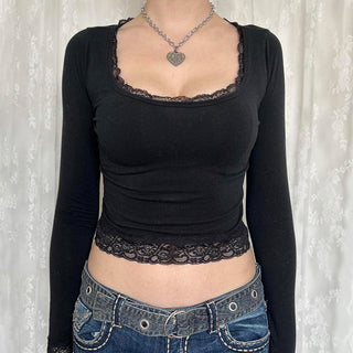 Lace U-neck long-sleeved Top