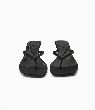 kitten heel flip-flops