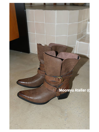 brown cowboy boots