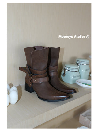 brown cowboy boots