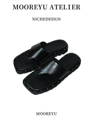 black flat flip-flops