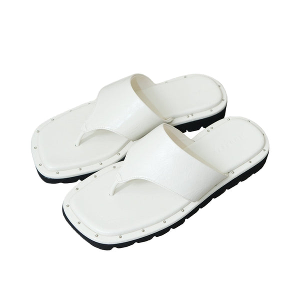 black flat flip-flops