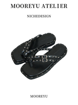 black flat flip-flops 01