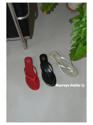 red flat flip-flops 01