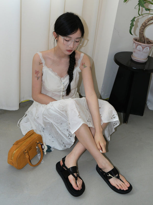 black flat flip-flops 02