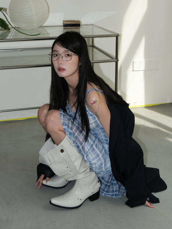 white pointed boots 01
