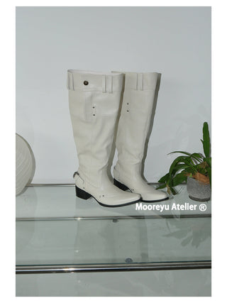 white pointed boots 01