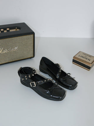 black square flats