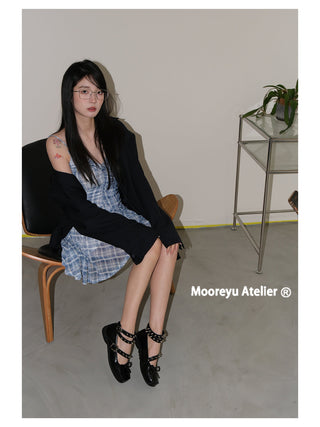 black square flats