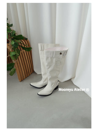 white pointed boots