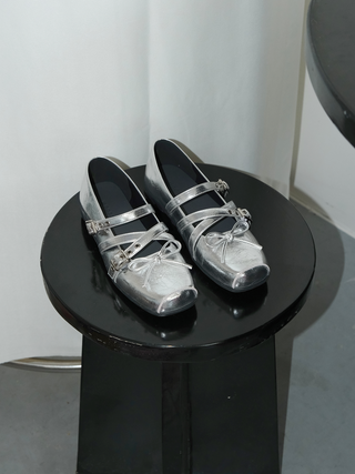 red rivet flats