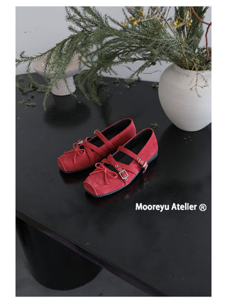 red rivet flats