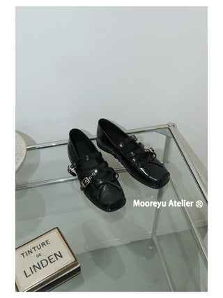 red rivet flats