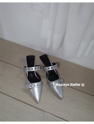 closed toe heels