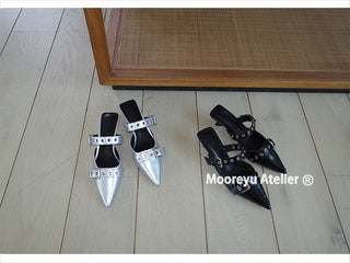 closed toe heels