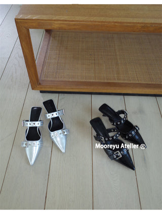 closed toe heels