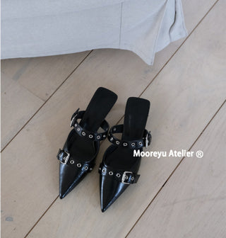 closed toe heels