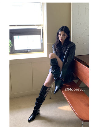 black overknee boots