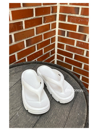 beach flip-flops