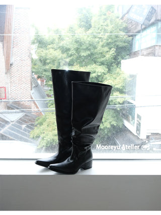 pleated long boots