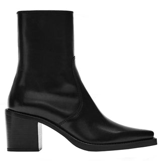 pointed toe boots