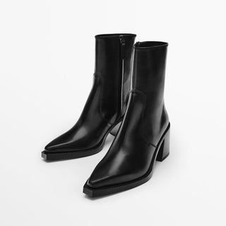 pointed toe boots