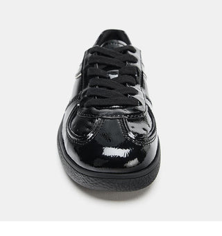 round training shoes