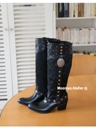 pointed knight boots