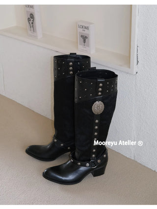 pointed knight boots