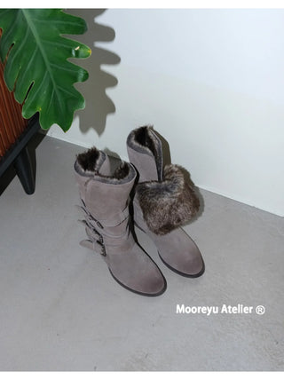 pointed fur boots