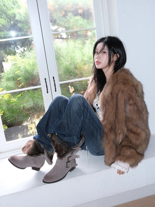 pointed fur boots