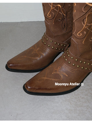 brown cowboy boots