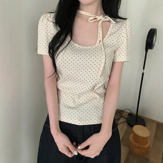 polka dot U-neck